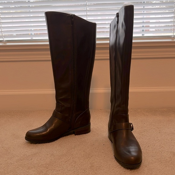 me Too Women’s Chocolate Brown Leather Riding boots with Buckle Size 6.5 - Picture 1 of 5